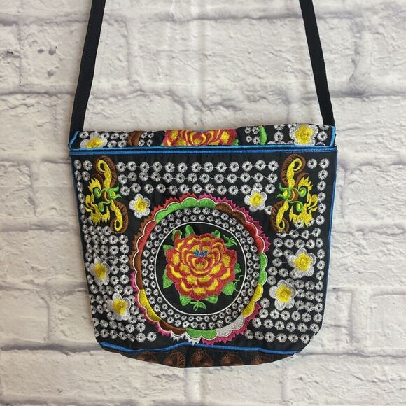 Embroidered Boho Artsy Festival Shoulder Bag & Wallet Set - Picture 10 of 13